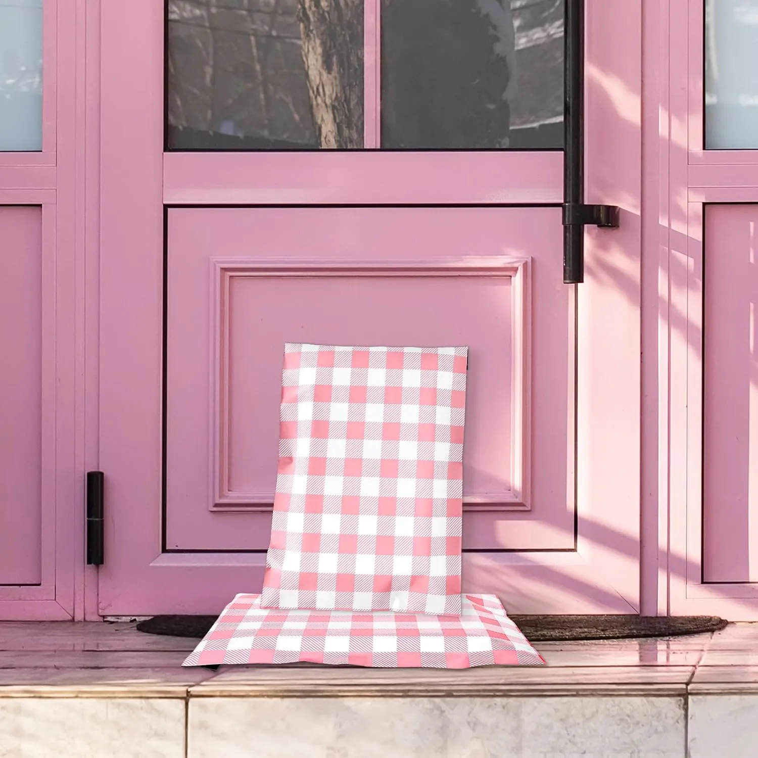 100Pcs 10 x 13in Easter Poly Mailers Pink and White Buffalo Paid Packing Bags with Self-Sealing Gift Wrap Envelope for Small Business Boutique Clothing