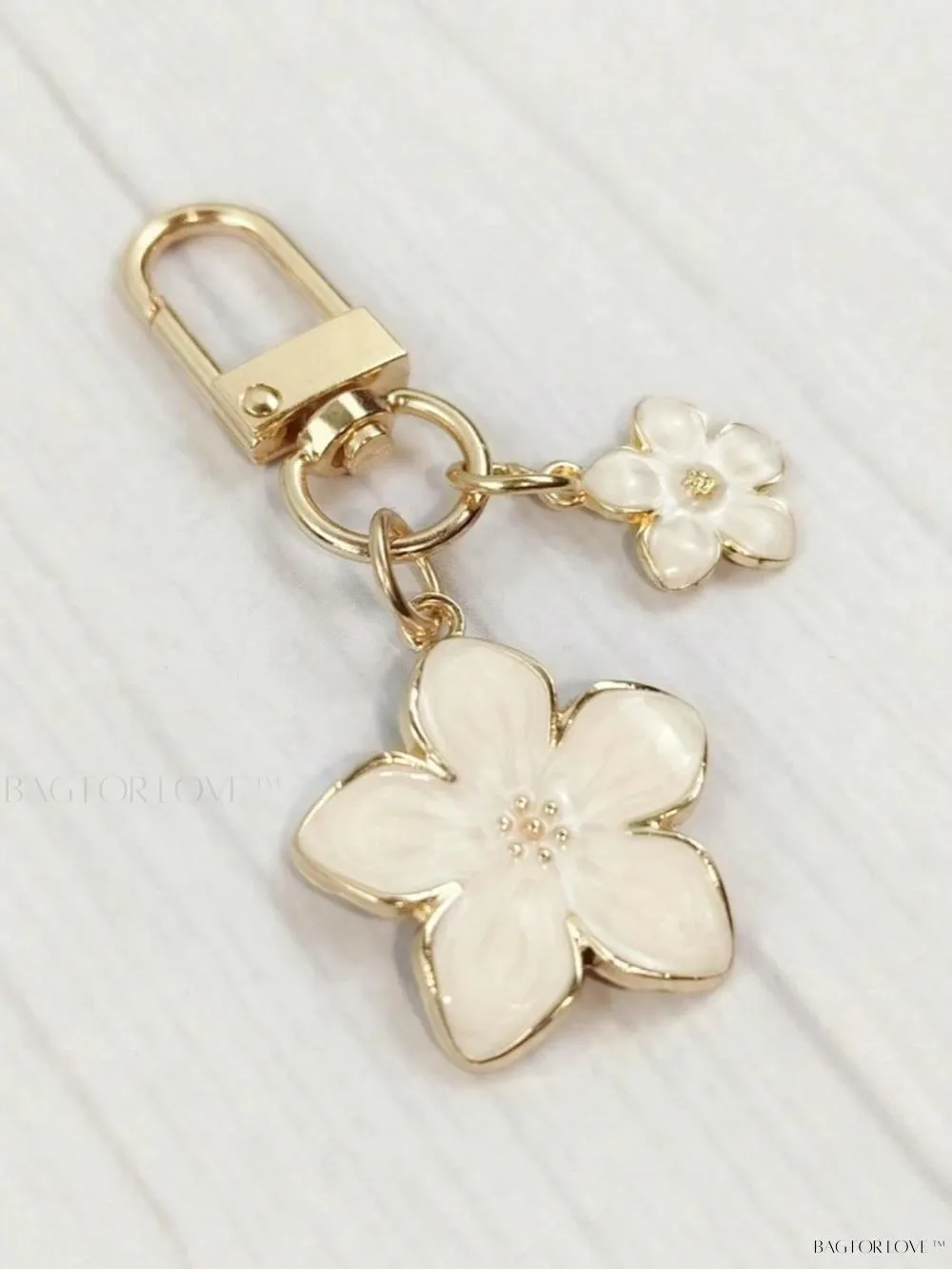 BagForLove - Delicate Cherry Blossom Shaped Keychain with Personalized ID Tag