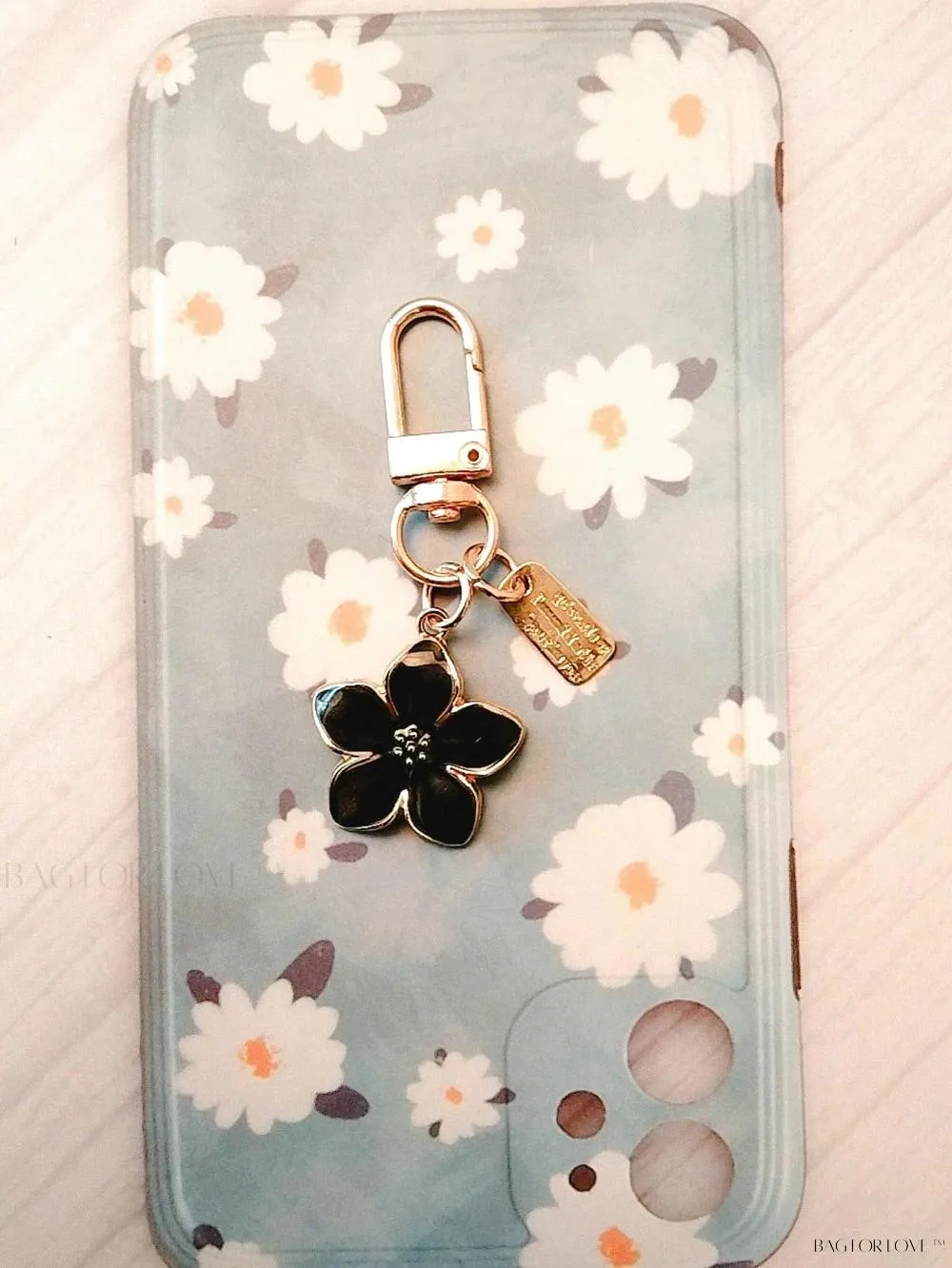 BagForLove - Delicate Cherry Blossom Shaped Keychain with Personalized ID Tag
