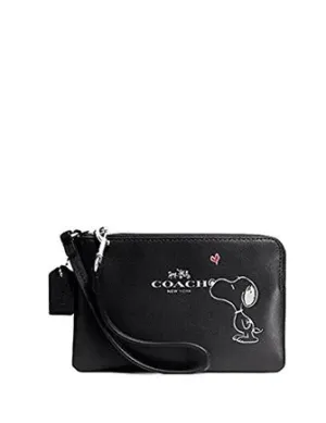 COACH X PEANUTS SNOOPY KISS ZIP WRISTLET WALLET/ PHONE CASE