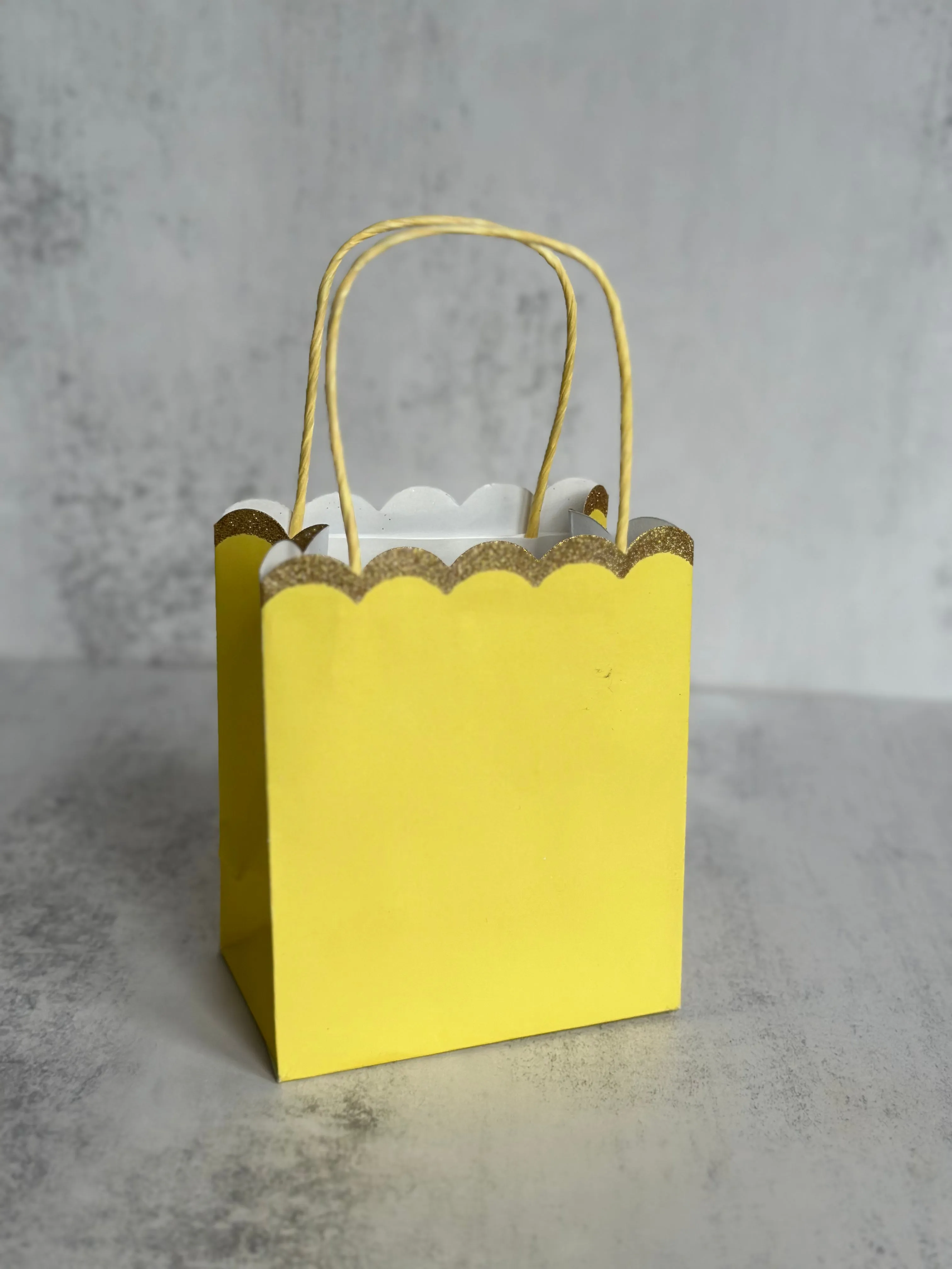 Colourful Scallop Edge Party Bags
