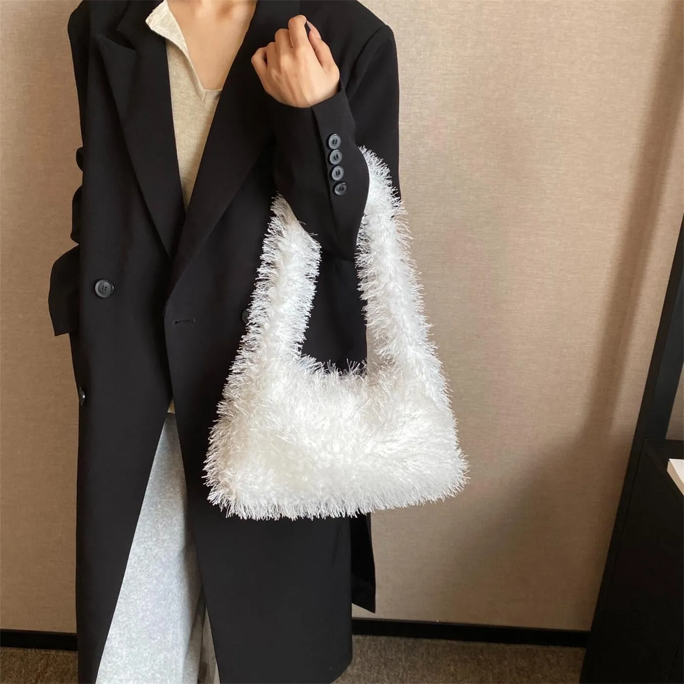 Fluffy Shoulder Hobo Bag Handbag and Purse Women Y2K Fuzzy Soft Plush Underarm Tote Bag