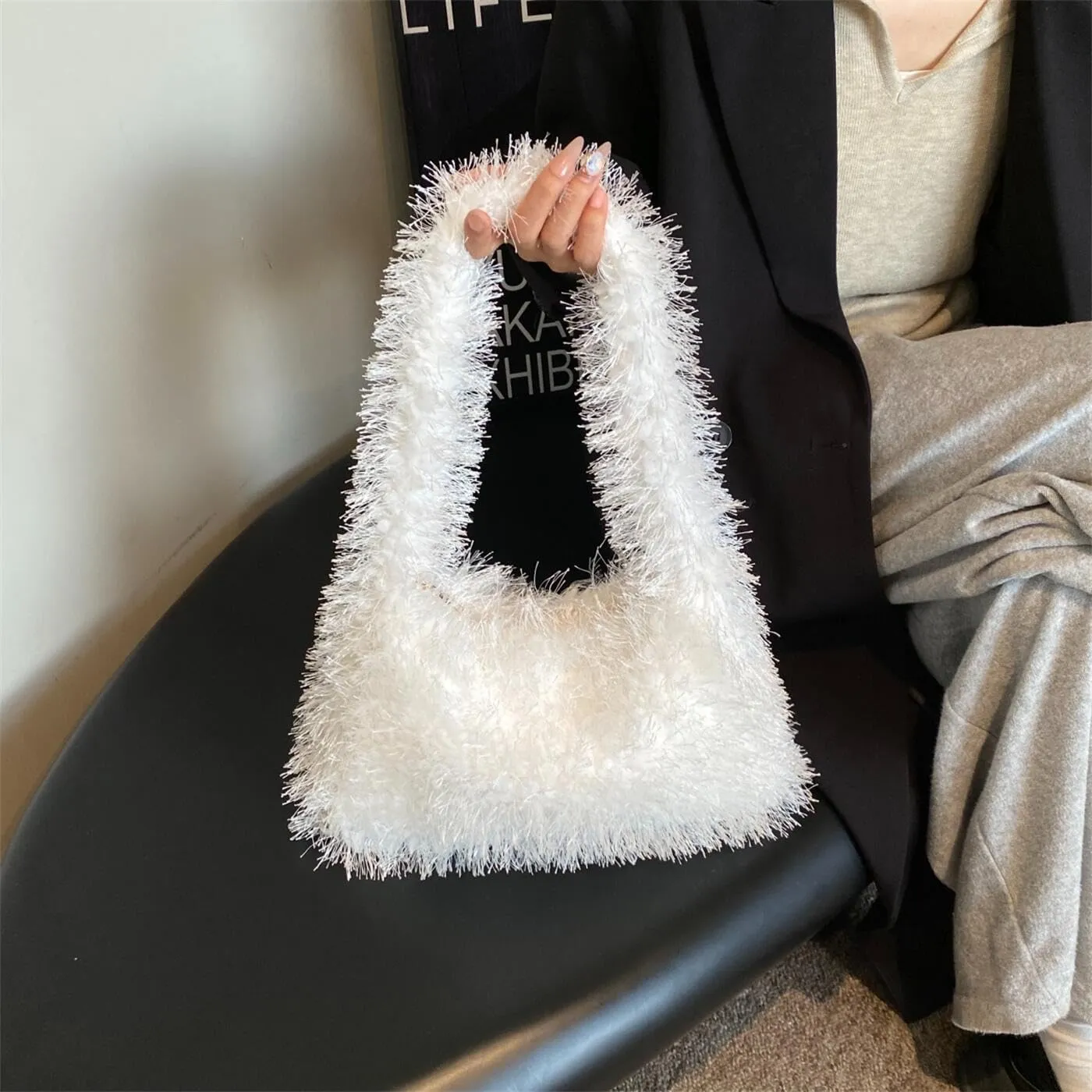 Fluffy Shoulder Hobo Bag Handbag and Purse Women Y2K Fuzzy Soft Plush Underarm Tote Bag