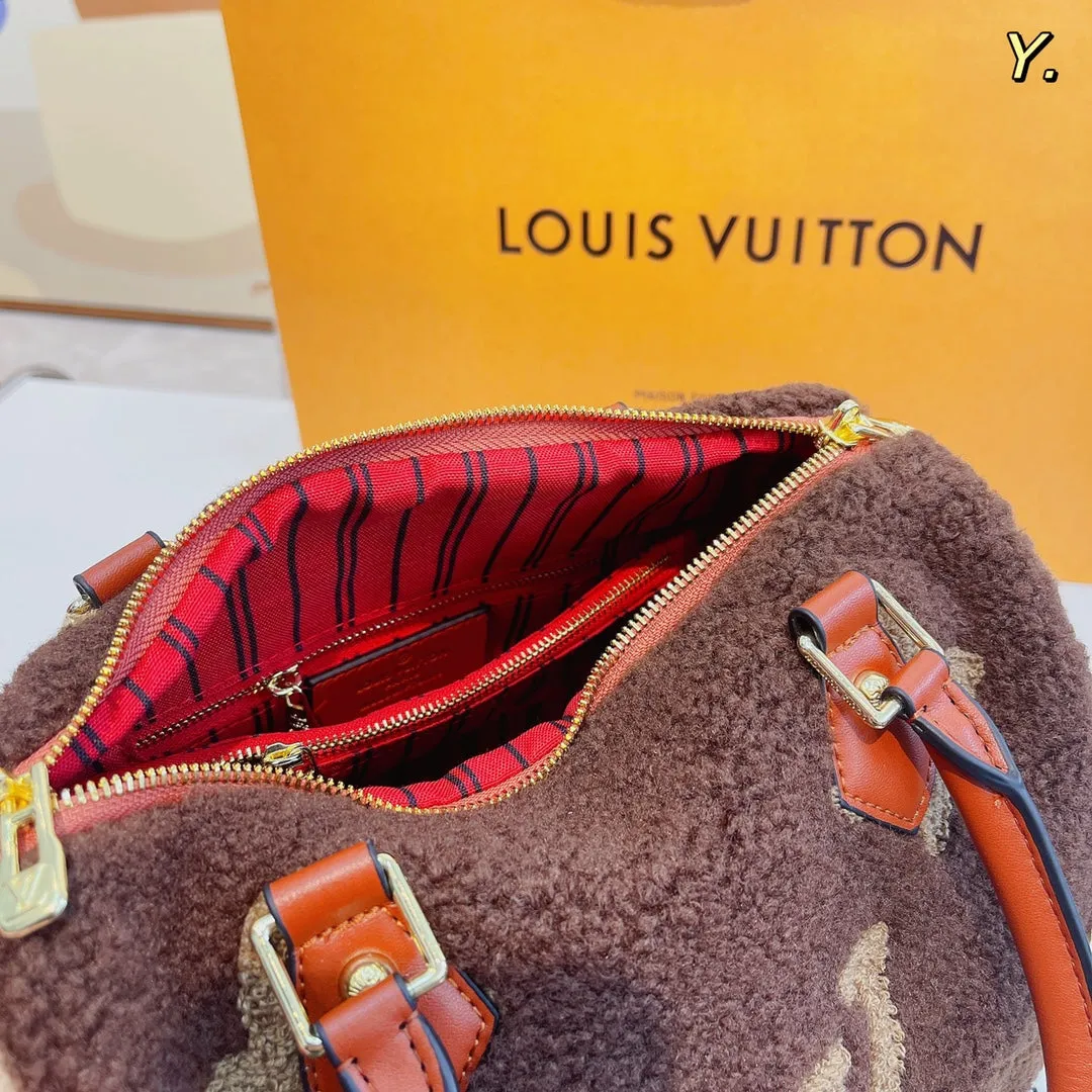 Fluffy Speedy Bag