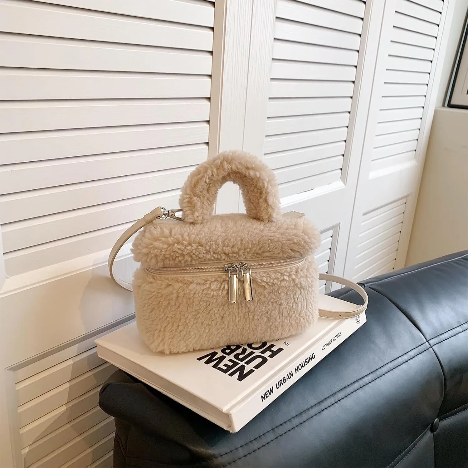 Furry Purse for Women Faux Fur Bag Cute Lambswool Fuzzy Crossbody Bags Top-Handle Fluffy Handbag