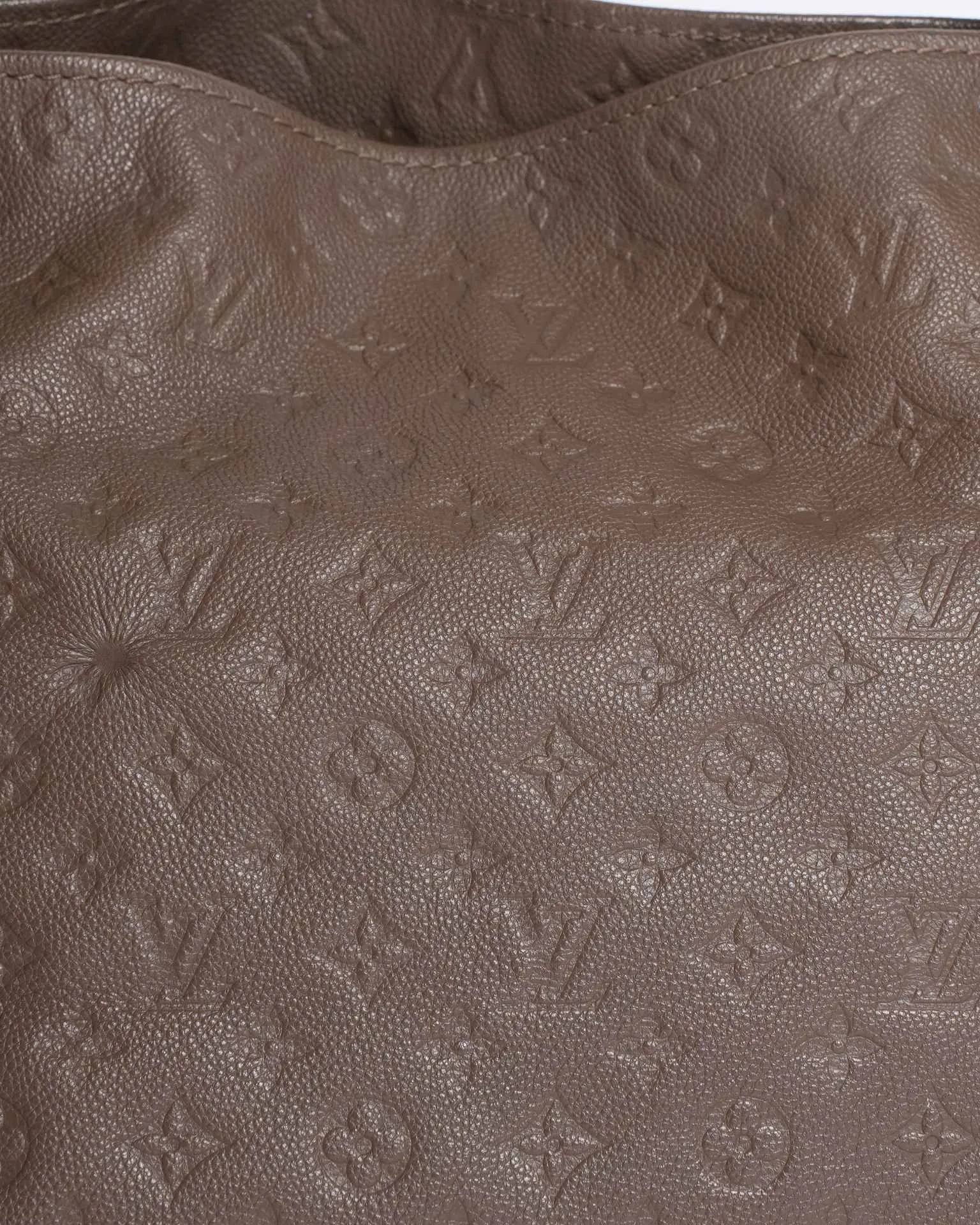 Louis Vuitton Artsy MM Shoulder Bag In Brown