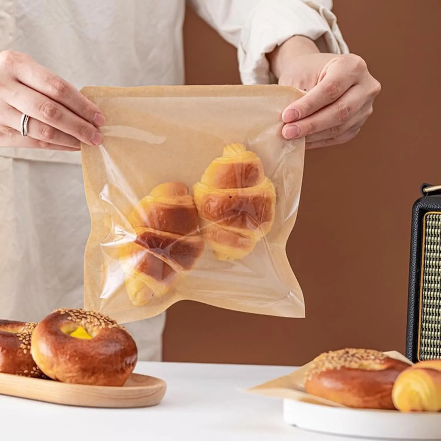 Ocmoiy 400ct Heat-Sealable Bakery Bags With Window for Cookies Packaging, 7.1x7.5 Inches Clear Front Paper Treat To Go, Grease-Resistant Egg Sandwich (400)