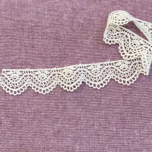 Off White Rose Scallop Lace