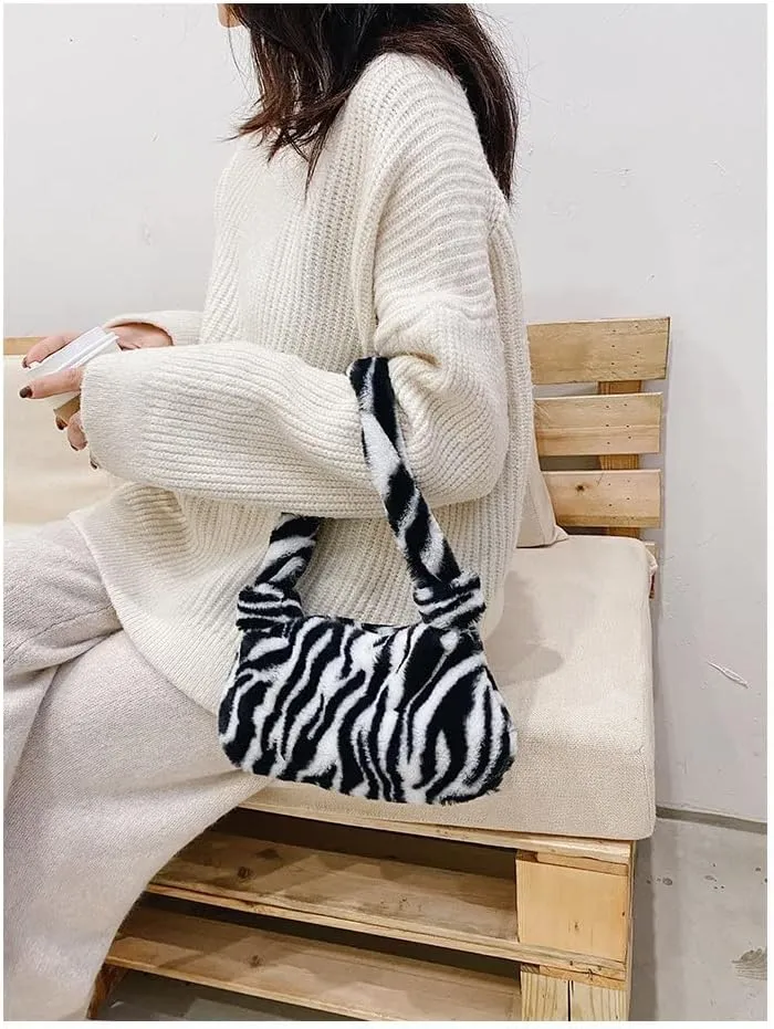 Pooyikoi Plush Underarm Bag, Ladies Fluffy Shoulder Bag, Women Y2K Furry Purse Fluffy Tote Bag for Autumn and Winter