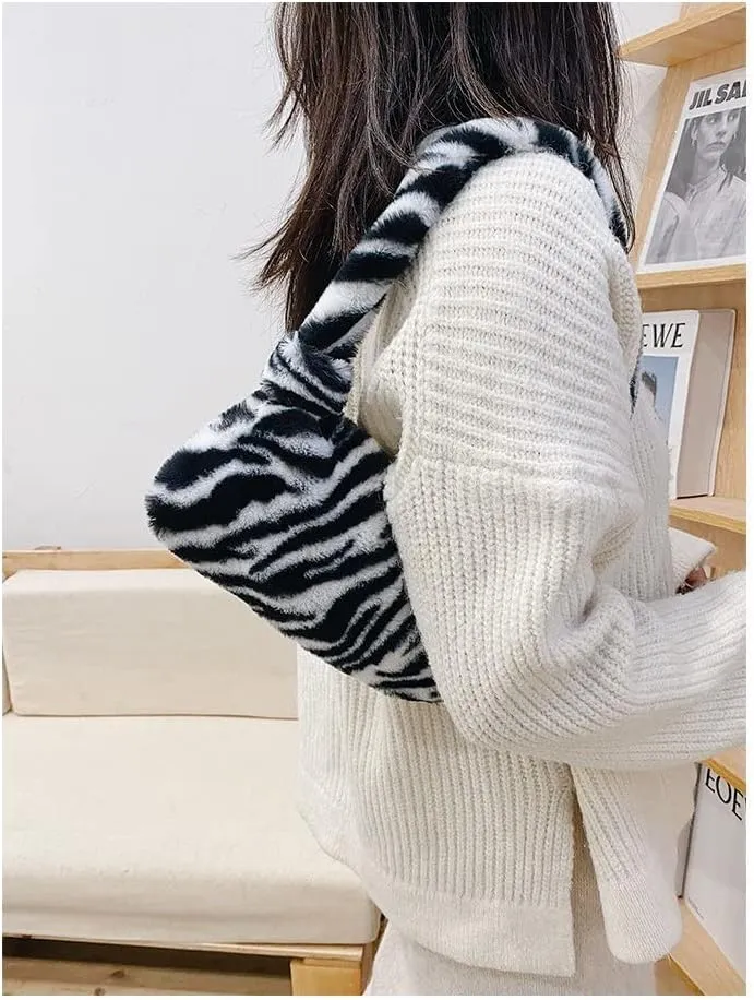 Pooyikoi Plush Underarm Bag, Ladies Fluffy Shoulder Bag, Women Y2K Furry Purse Fluffy Tote Bag for Autumn and Winter