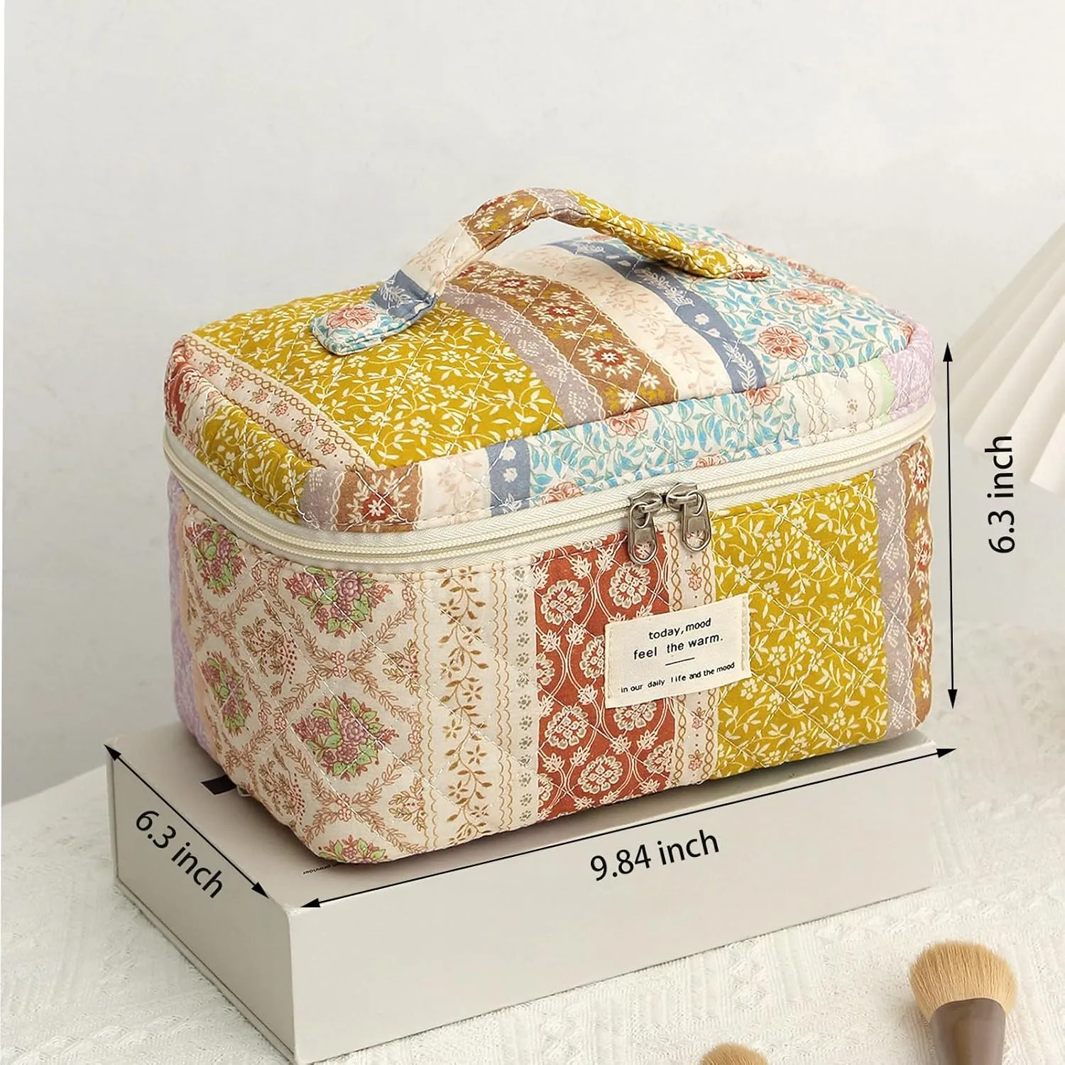 Quilted Makeup Bag, Cute Cosmetic Bags for Women,Large Floral Make Up Bag, Coquette Aesthetic Flower Travel Toiletry Bag,Irregular Patchwork Makeup Bag