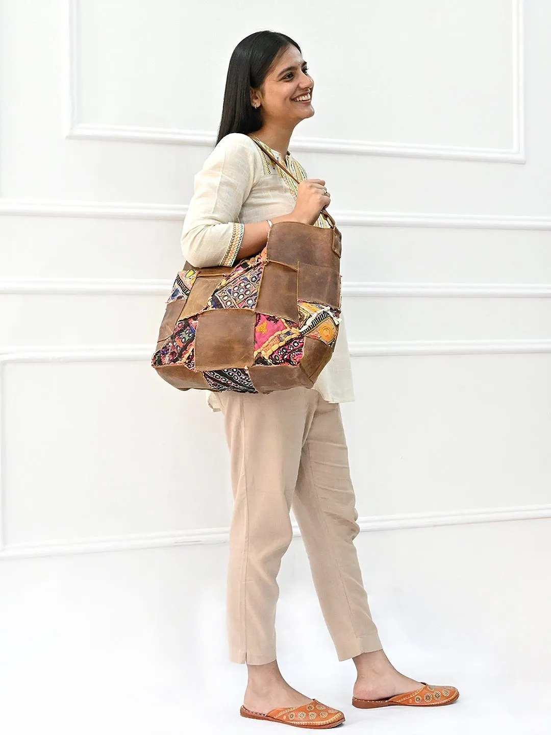 VAGATOR - VINTAGE FABRIC & LEATHER PATCHWORK HAND BAG