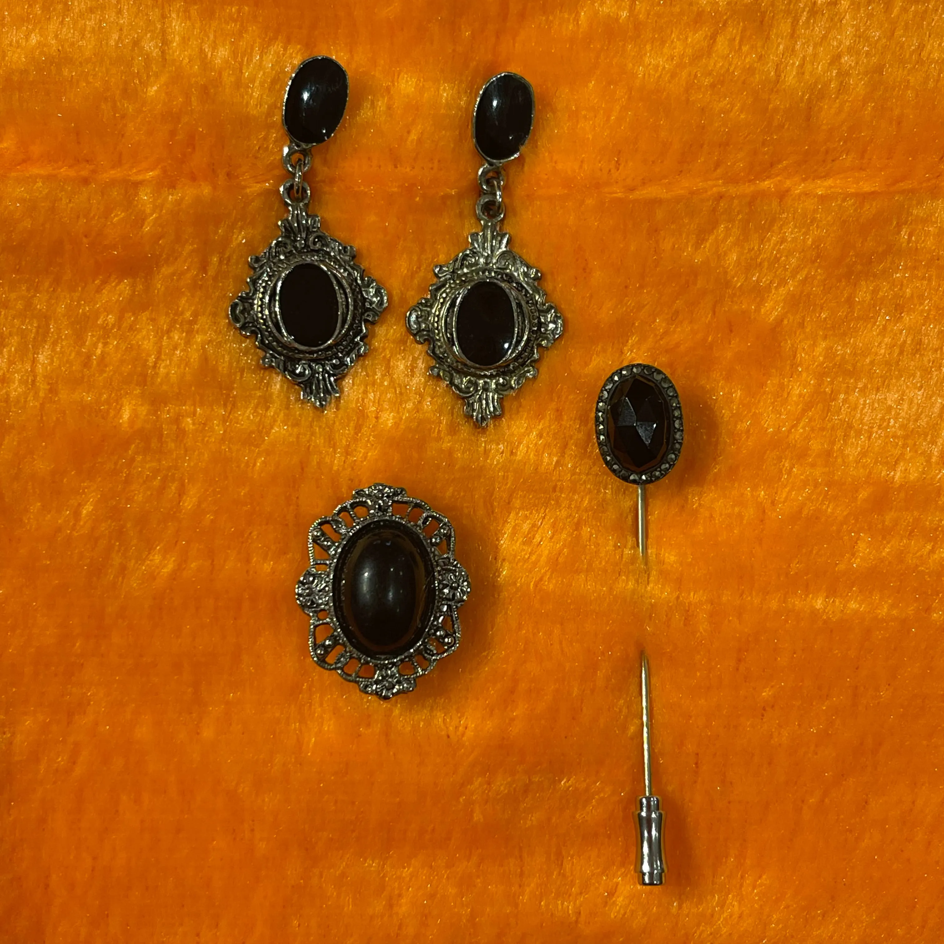Vintage Ornate Jewelry Silver Tone & Black Set