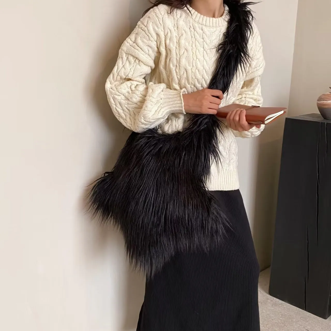 Y2K Furry Purse Star Shaped Heart-shaped Shoulder Bag Faux Fur Pentagram Handbag Fluffy Tote Plush Bag for Women